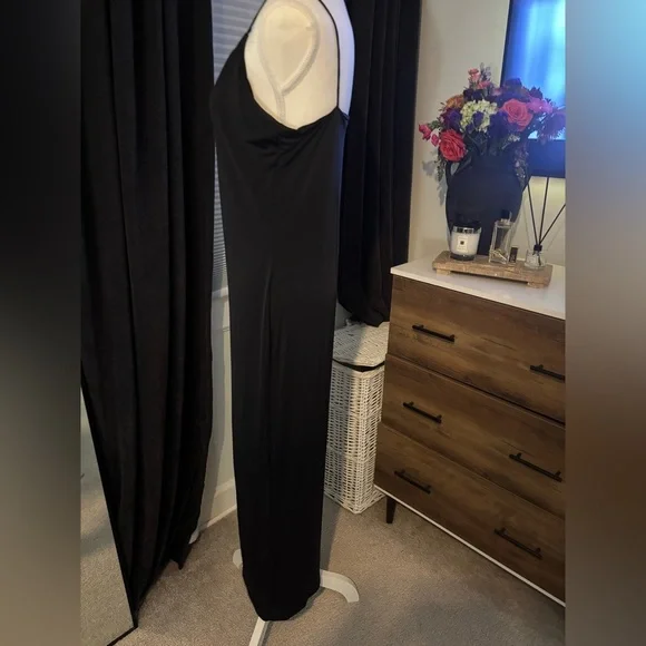 Sleek Black Maxi Dress!! - Picture 3 of 4